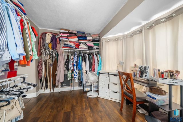 27151 479th Ave Avenue, Harrisburg, SD 57032