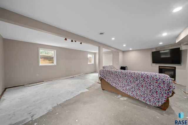 27151 479th Ave Avenue, Harrisburg, SD 57032