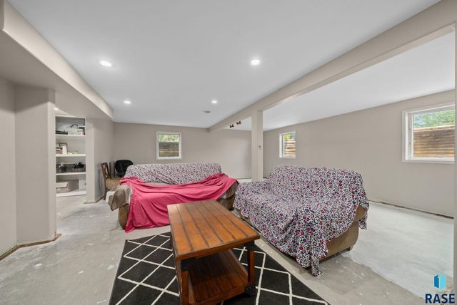 27151 479th Ave Avenue, Harrisburg, SD 57032