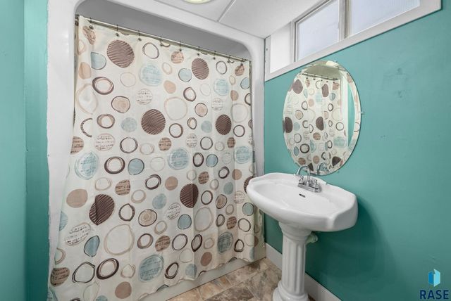 27151 479th Ave Avenue, Harrisburg, SD 57032