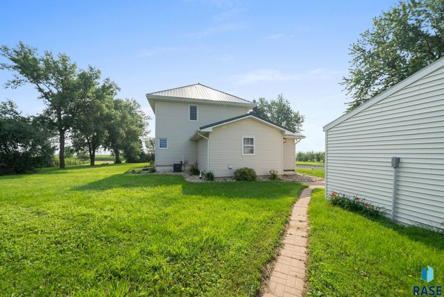 27151 479th Ave Avenue, Harrisburg, SD 57032