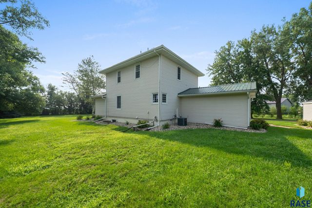 27151 479th Ave Avenue, Harrisburg, SD 57032