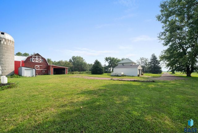 27151 479th Ave Avenue, Harrisburg, SD 57032