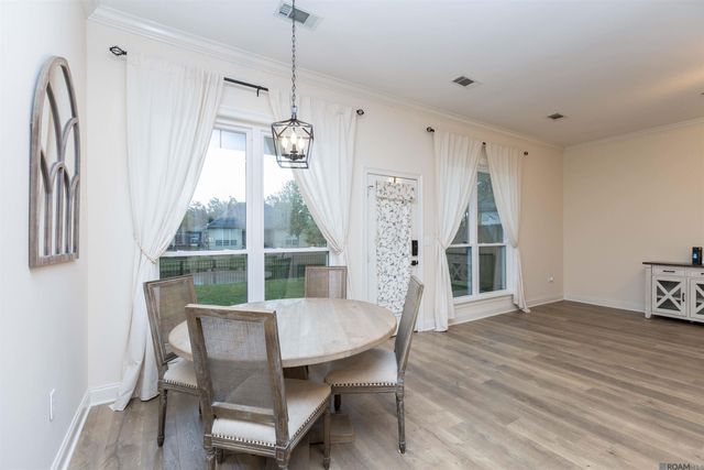 9089 Lake Mist Ave, Baton Rouge, LA 70810