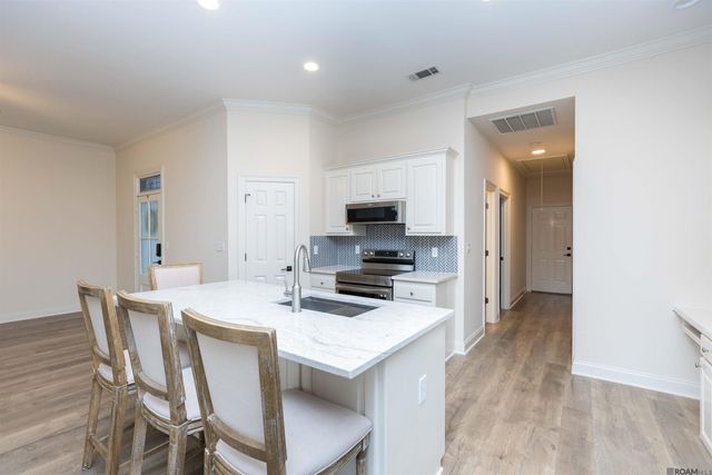 9089 Lake Mist Ave, Baton Rouge, LA 70810