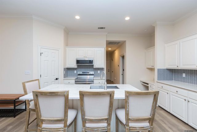 9089 Lake Mist Ave, Baton Rouge, LA 70810