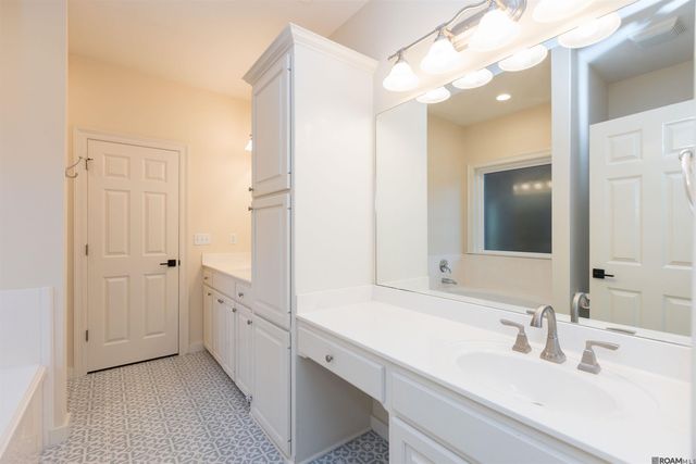 9089 Lake Mist Ave, Baton Rouge, LA 70810