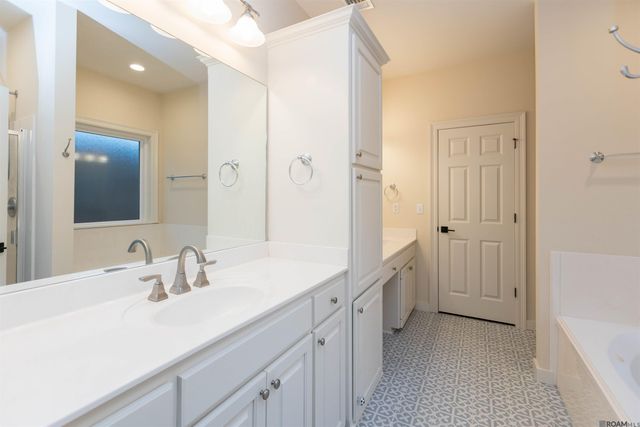 9089 Lake Mist Ave, Baton Rouge, LA 70810