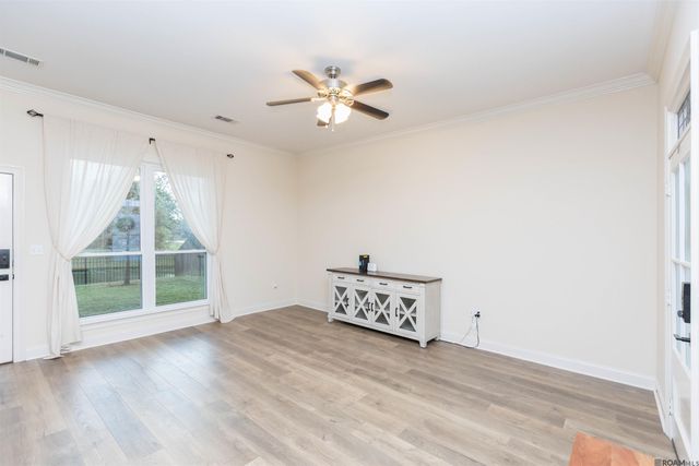 9089 Lake Mist Ave, Baton Rouge, LA 70810