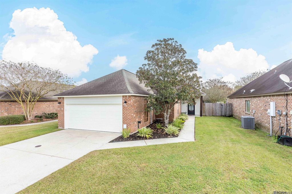 9089 Lake Mist Ave, Baton Rouge, LA 70810