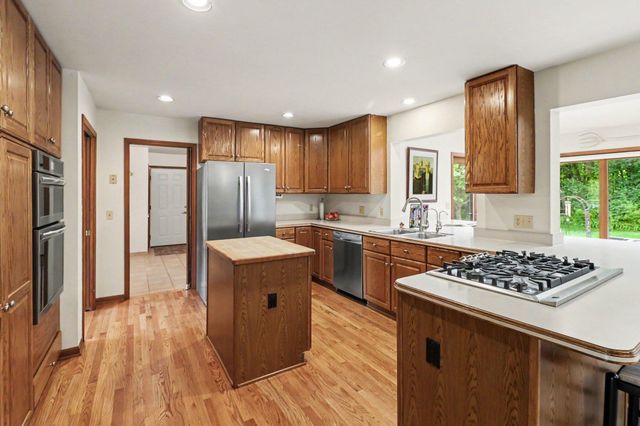 11202 Clovis Pointe Drive, Green Oak Twp, MI 48178
