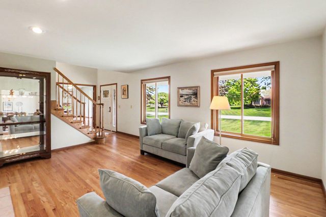 11202 Clovis Pointe Drive, Green Oak Twp, MI 48178