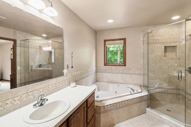 11202 Clovis Pointe Drive, Green Oak Twp, MI 48178
