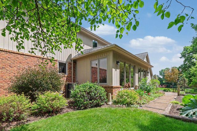 11202 Clovis Pointe Drive, Green Oak Twp, MI 48178
