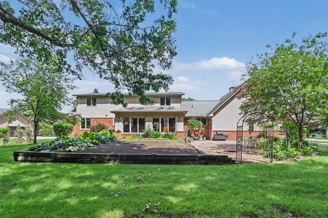 11202 Clovis Pointe Drive, Green Oak Twp, MI 48178
