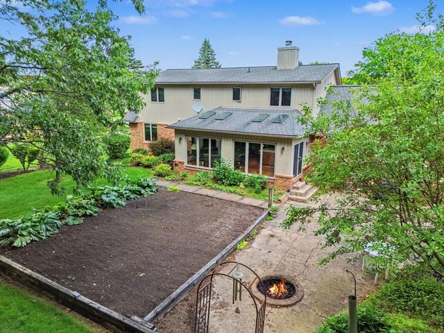11202 Clovis Pointe Drive, Green Oak Twp, MI 48178