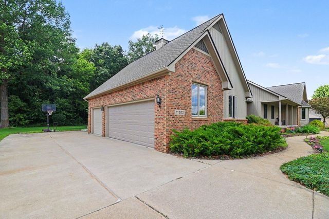11202 Clovis Pointe Drive, Green Oak Twp, MI 48178