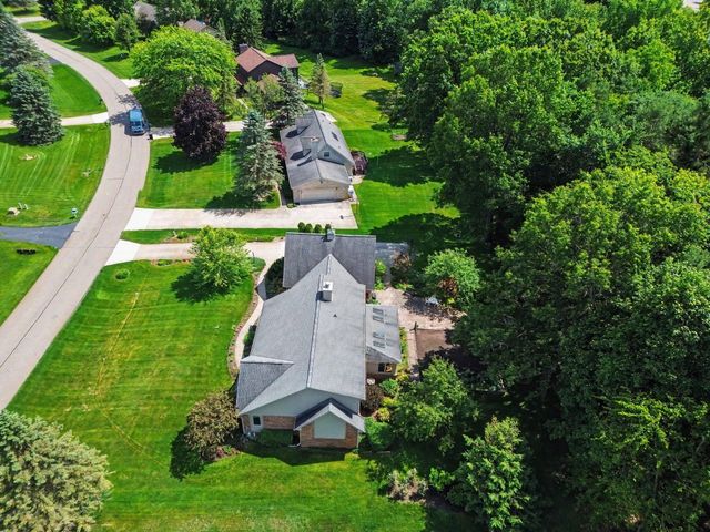 11202 Clovis Pointe Drive, Green Oak Twp, MI 48178
