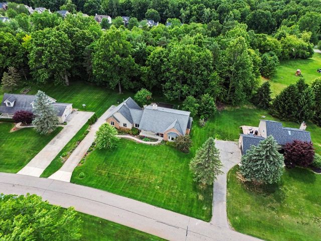 11202 Clovis Pointe Drive, Green Oak Twp, MI 48178