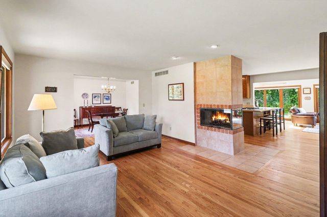 11202 Clovis Pointe Drive, Green Oak Twp, MI 48178