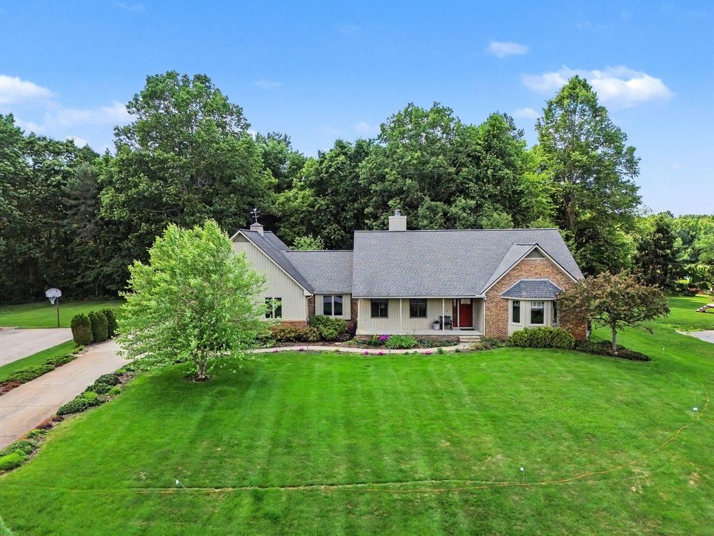11202 Clovis Pointe Drive, Green Oak Twp, MI 48178