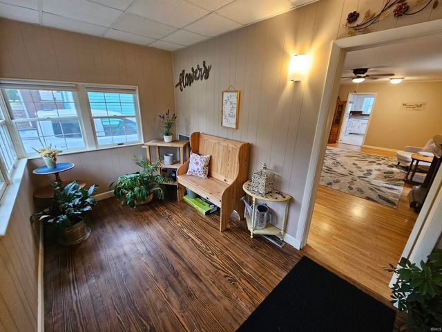 813 W 4th Street, Bicknell, IN 47512
