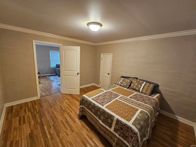 813 W 4th Street, Bicknell, IN 47512