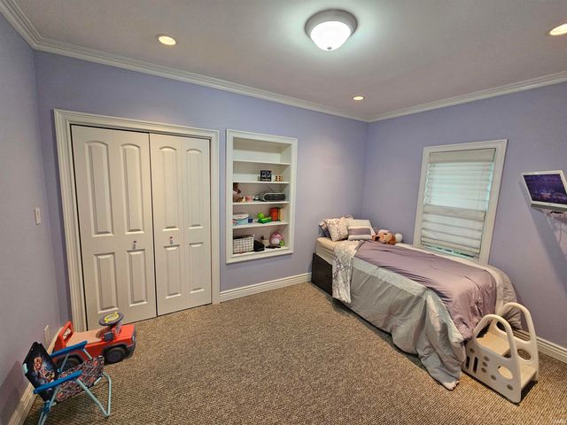813 W 4th Street, Bicknell, IN 47512