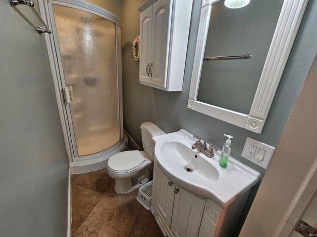 813 W 4th Street, Bicknell, IN 47512