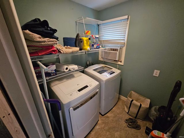 813 W 4th Street, Bicknell, IN 47512