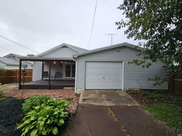 813 W 4th Street, Bicknell, IN 47512