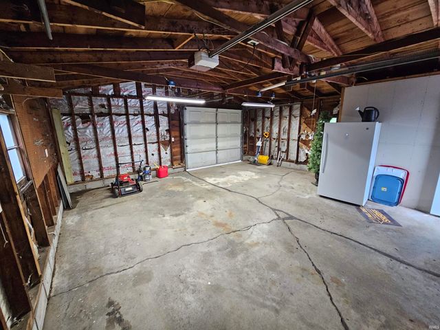 813 W 4th Street, Bicknell, IN 47512