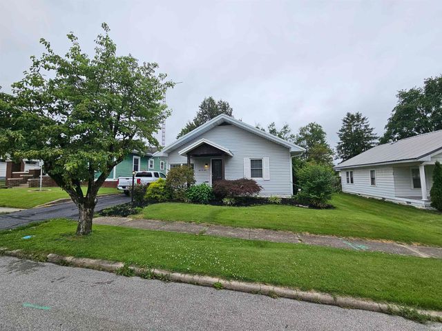813 W 4th Street, Bicknell, IN 47512
