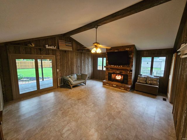 813 W 4th Street, Bicknell, IN 47512