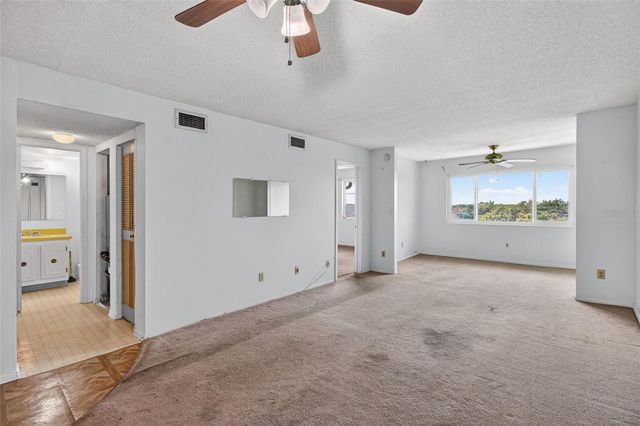 801 83RD AVENUE N 508, St Petersburg, FL 33702