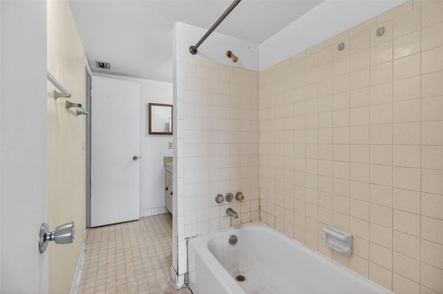 801 83RD AVENUE N 508, St Petersburg, FL 33702