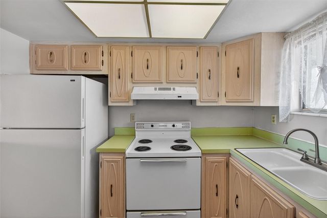 801 83RD AVENUE N 508, St Petersburg, FL 33702