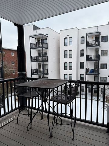 26 Commonwealth Ter 16, Boston, MA 02135