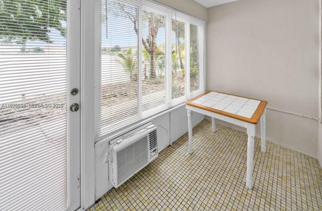 18801 NE 2nd Avenue 1006, Miami, FL 33179