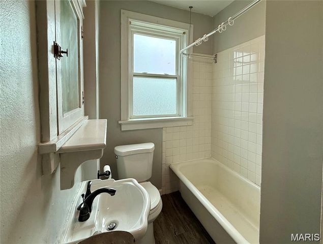 4950 Lindenwood Avenue A, St Louis, MO 63109