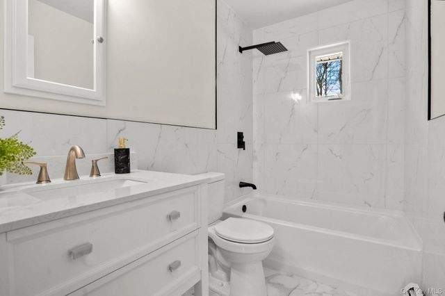 21 Henning Drive, Montrose, NY 10548