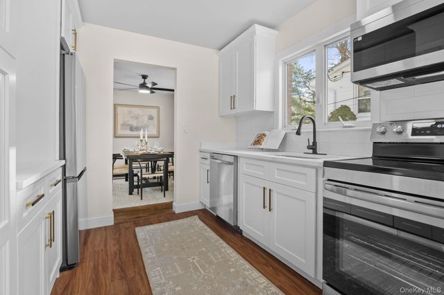 21 Henning Drive, Montrose, NY 10548