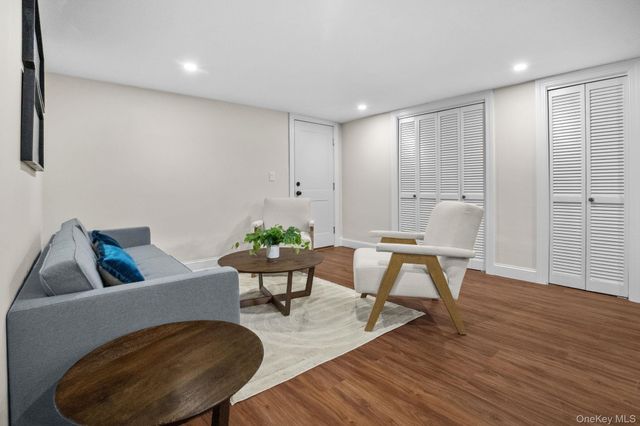 21 Henning Drive, Montrose, NY 10548