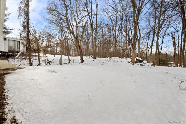 21 Henning Drive, Montrose, NY 10548