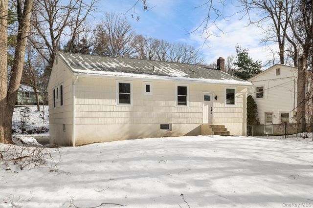 21 Henning Drive, Montrose, NY 10548