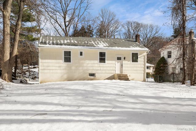 21 Henning Drive, Montrose, NY 10548