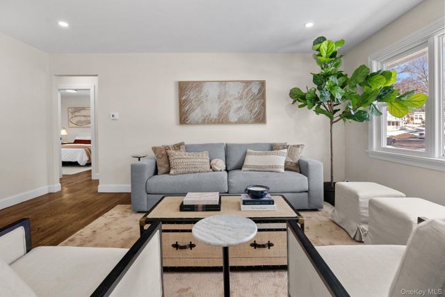 21 Henning Drive, Montrose, NY 10548