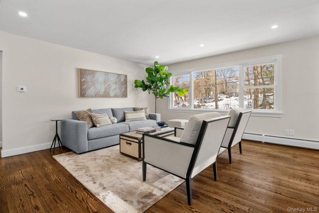 21 Henning Drive, Montrose, NY 10548