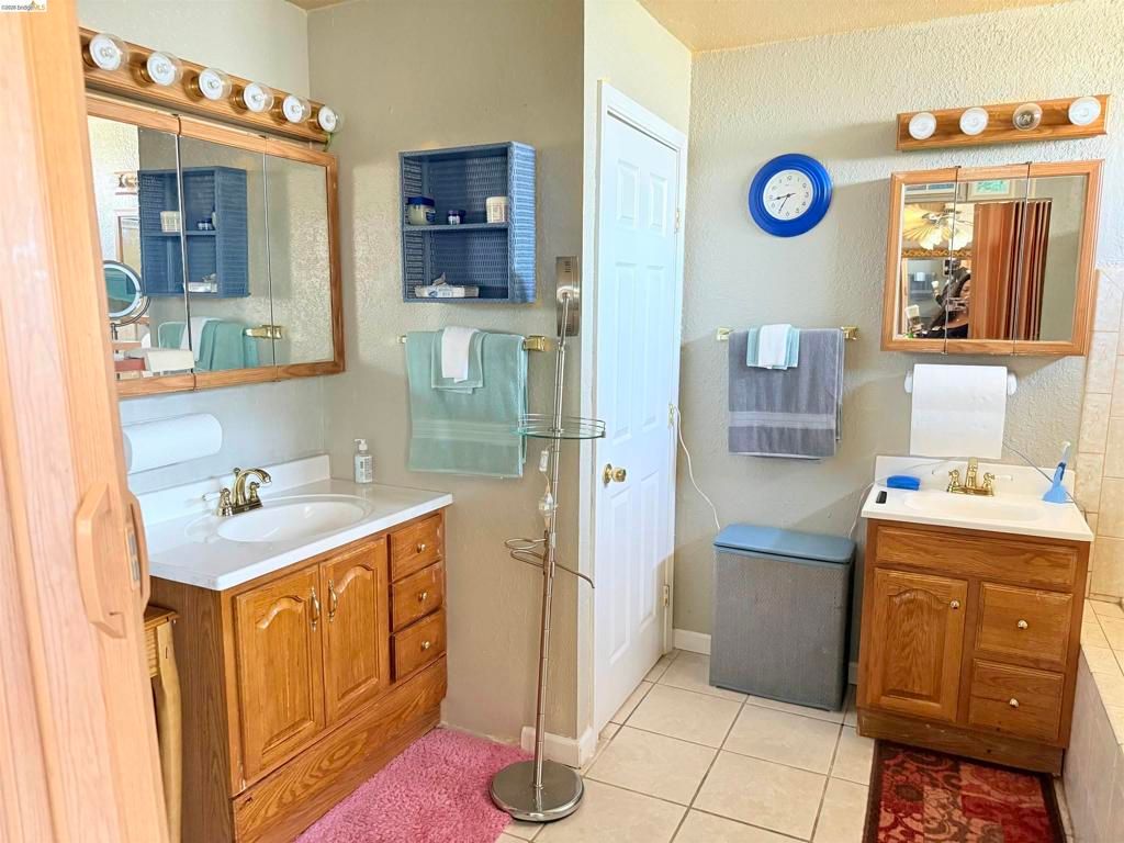 Image 10 of property listing at 133 Meadowlark Way, Hercules, CA 94547