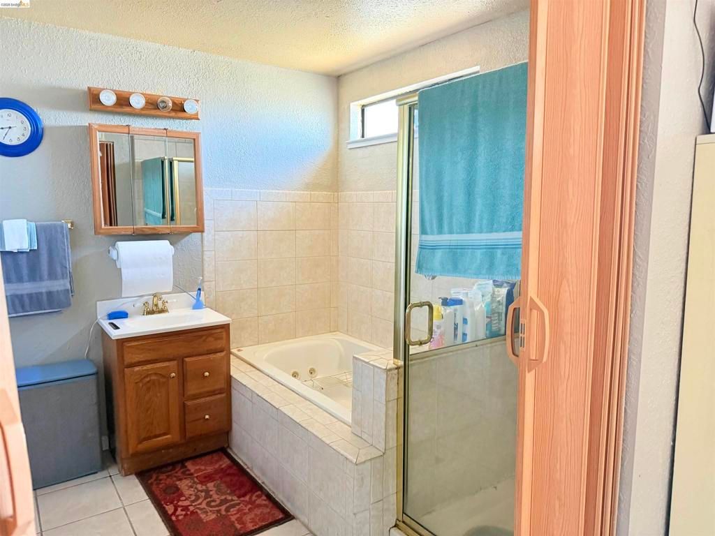 Image 11 of property listing at 133 Meadowlark Way, Hercules, CA 94547